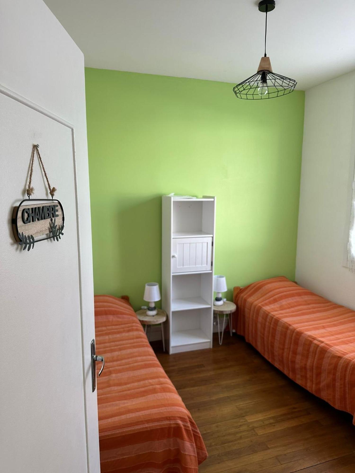 Maison De Plein Centre, 3 Etoiles, A 200m De La Plage, Parking Prive, Wifi Royan