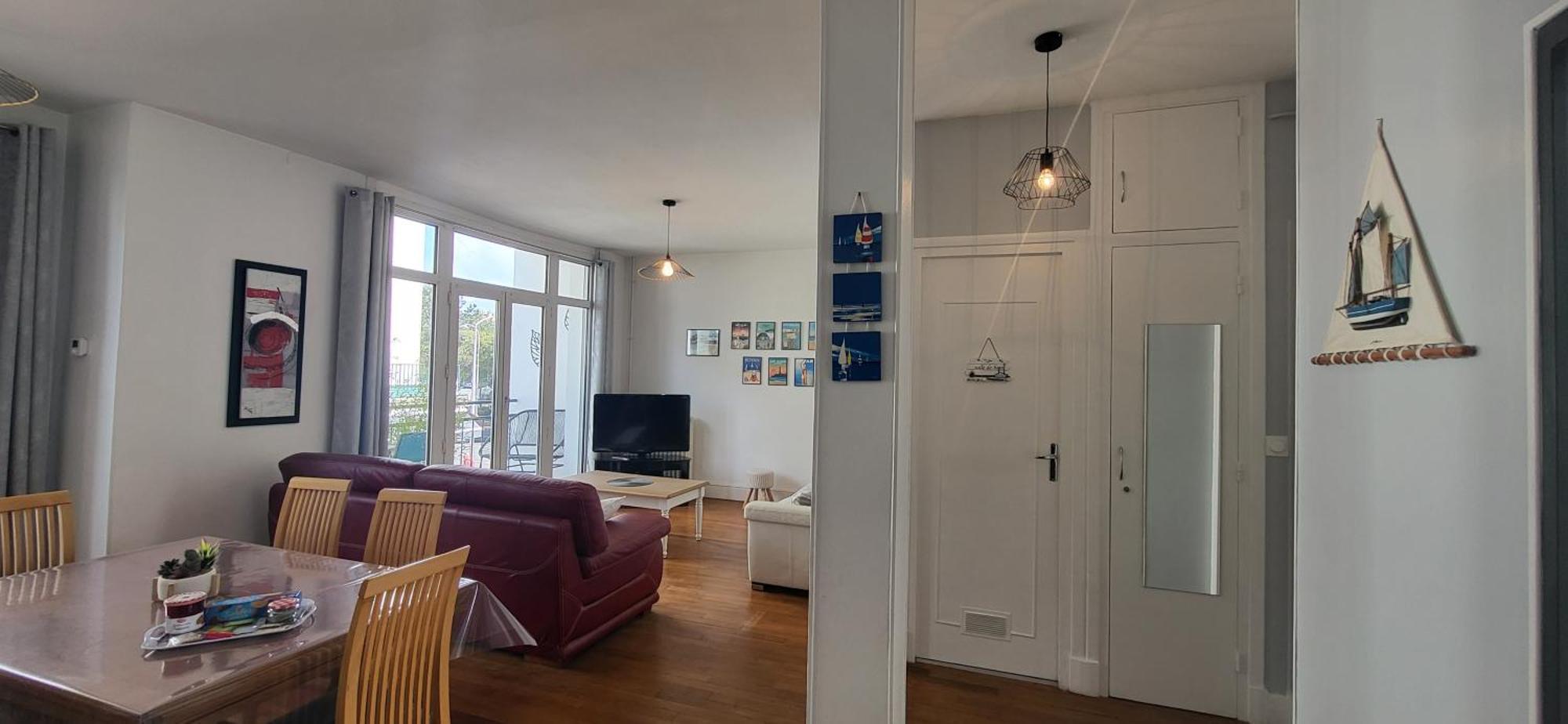 Hébergement de vacances Maison De Plein Centre, 3 Etoiles, A 200m De La Plage, Parking Prive, Wifi *