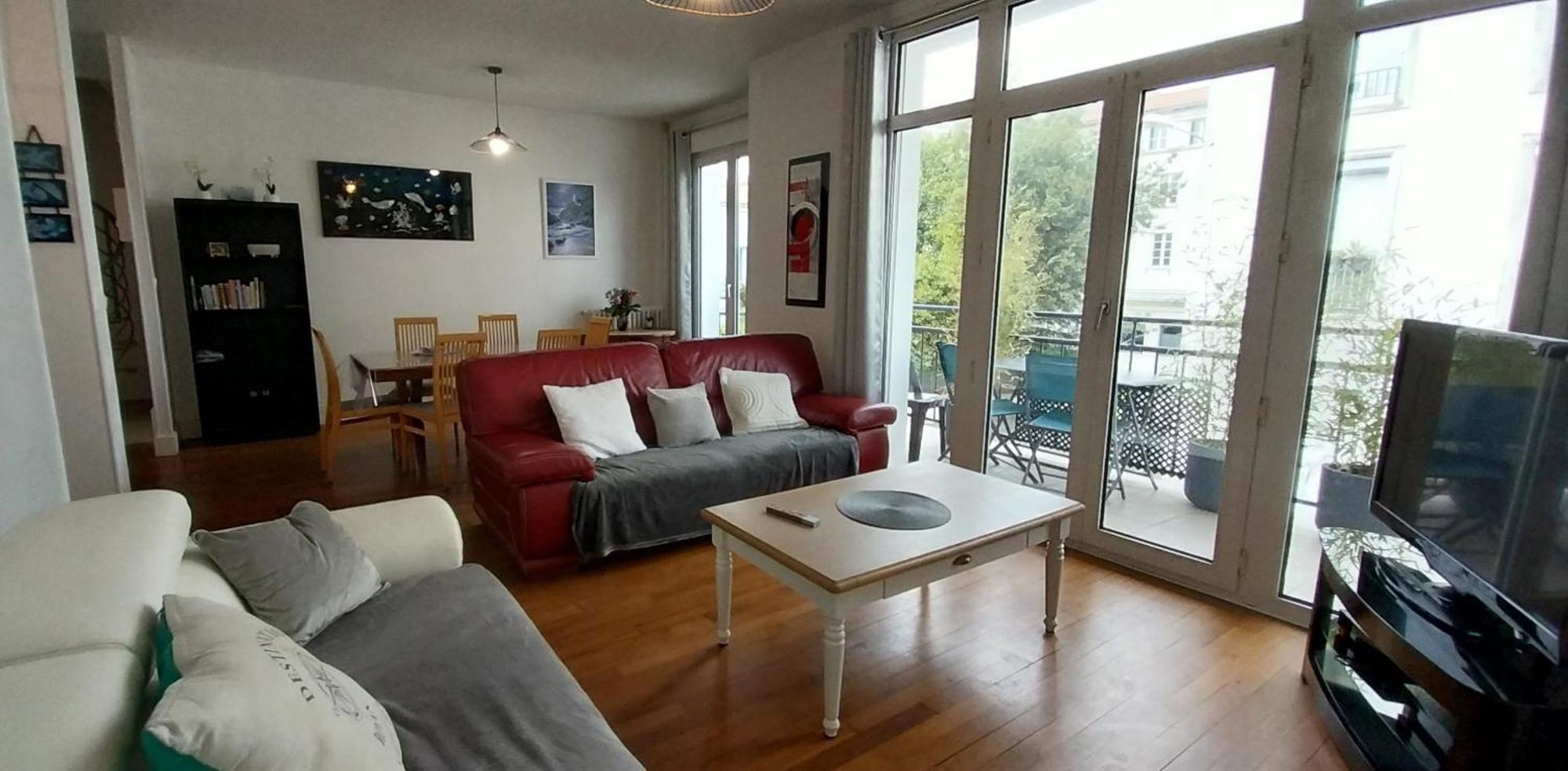 Maison De Plein Centre, 3 Etoiles, A 200m De La Plage, Parking Prive, Wifi Royan